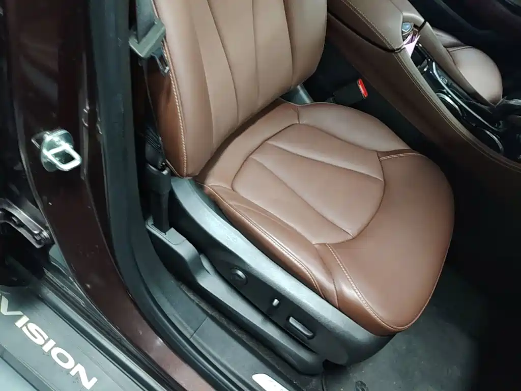 Buick Envision Plus — миниатюра 25