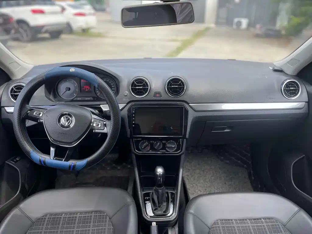 Volkswagen Jetta — миниатюра 7