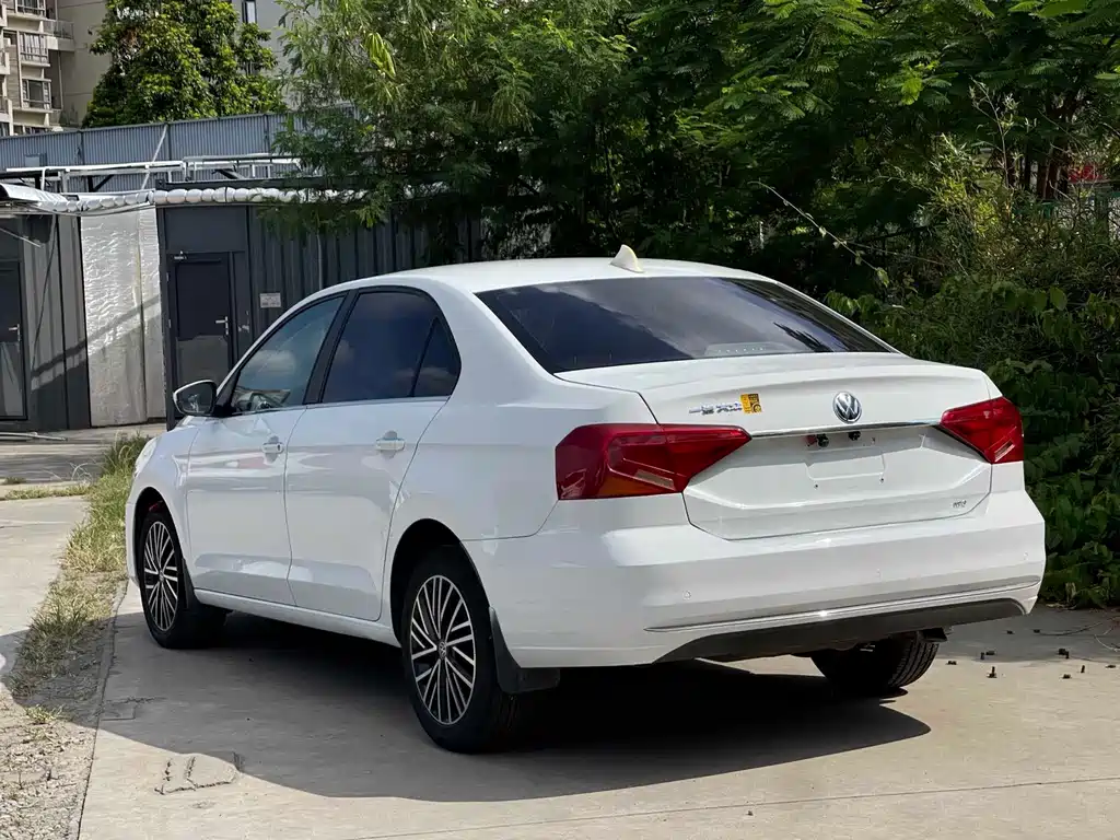 Volkswagen Jetta — миниатюра 4