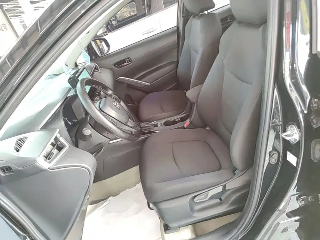 Toyota Corolla Cross — миниатюра 15