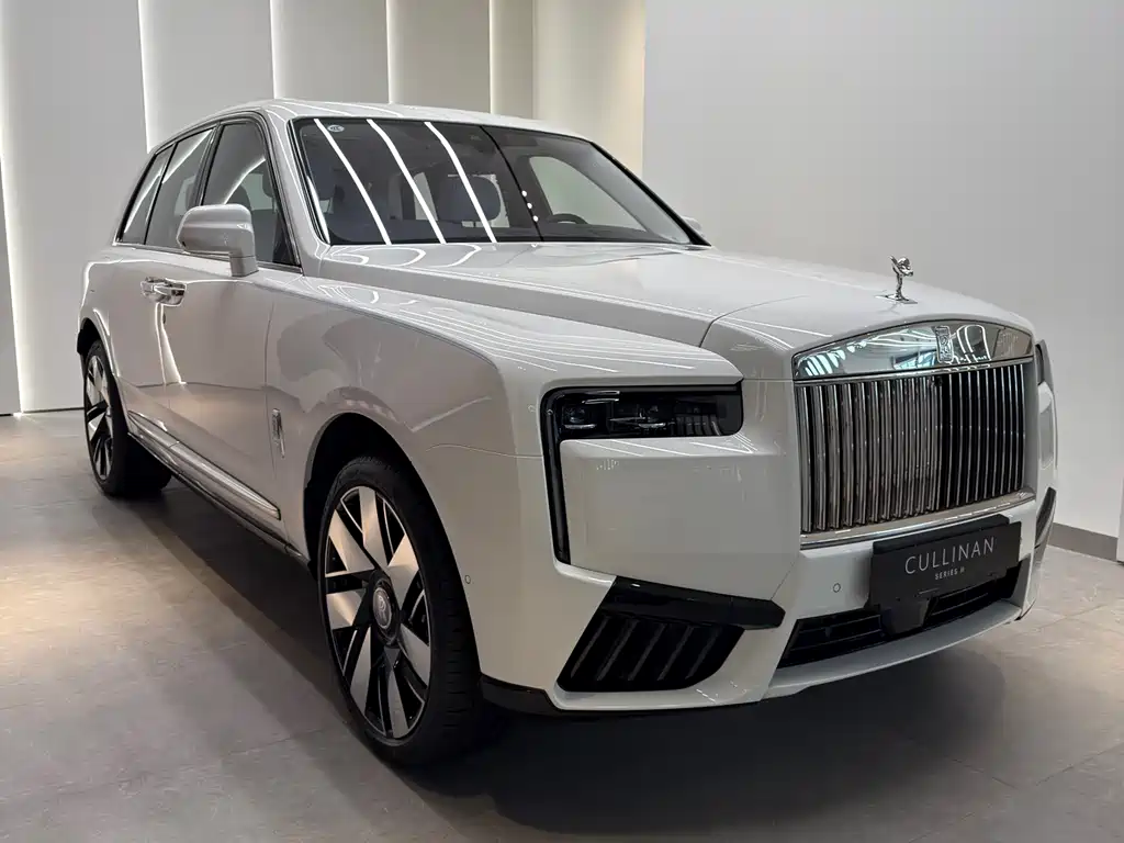 Rolls-Royce Cullinan 0