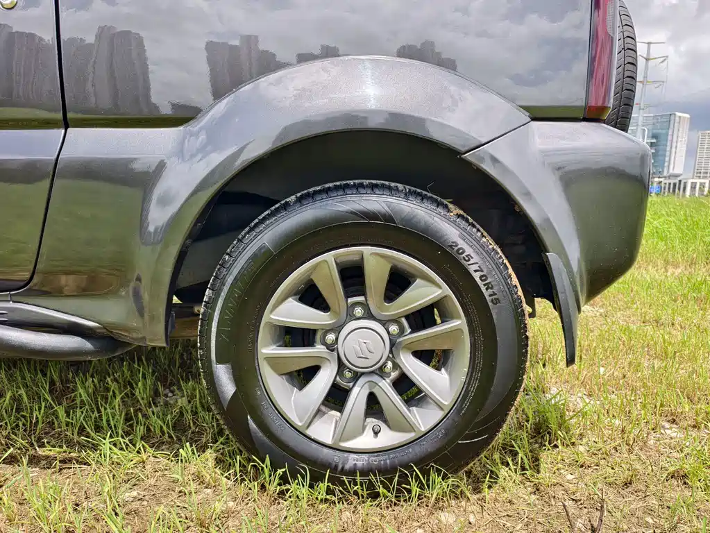 Suzuki Jimny — миниатюра 9