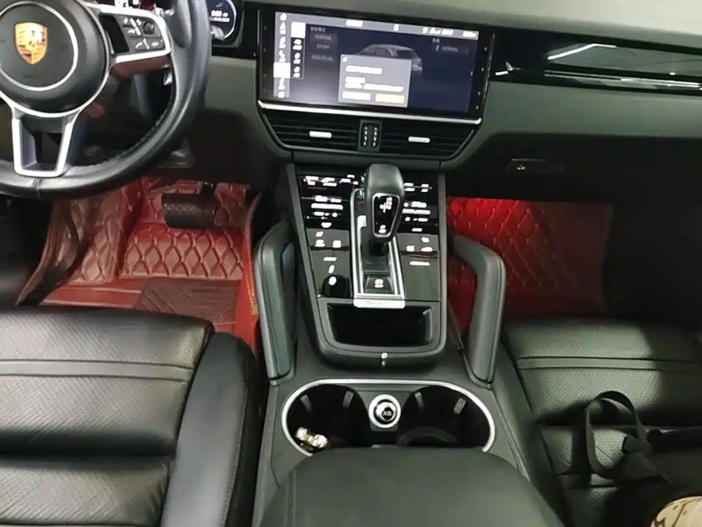 Porsche Cayenne — миниатюра 14