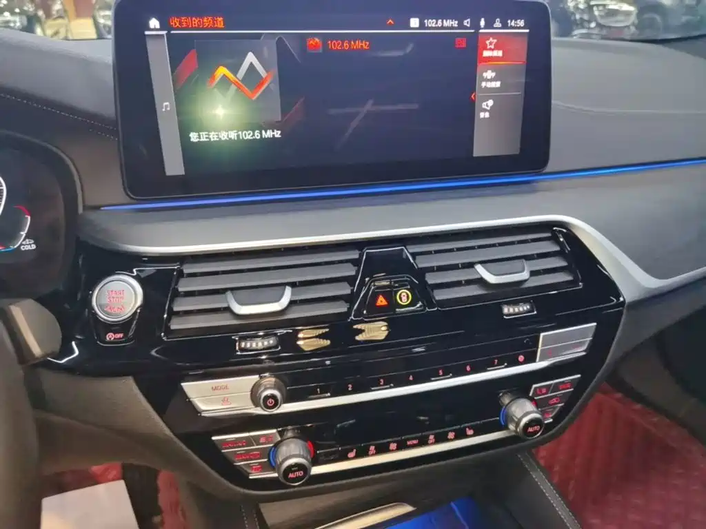 BMW 5 Series — миниатюра 13