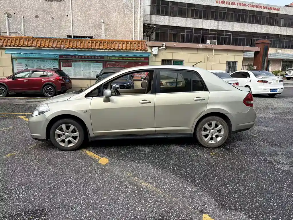 Nissan Tiida 2006 1.6JE MT