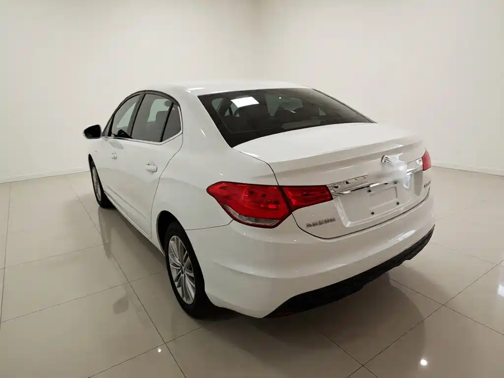 Citroen C4L 2015 1.8L AT Luxury