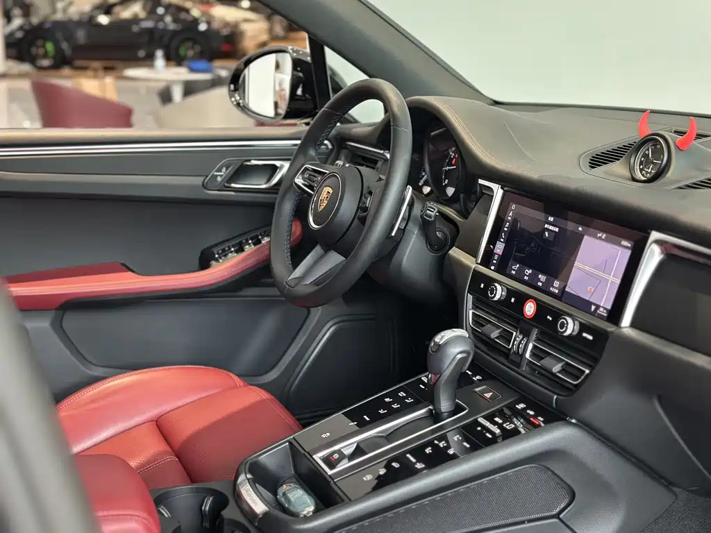 Porsche Macan — миниатюра 18