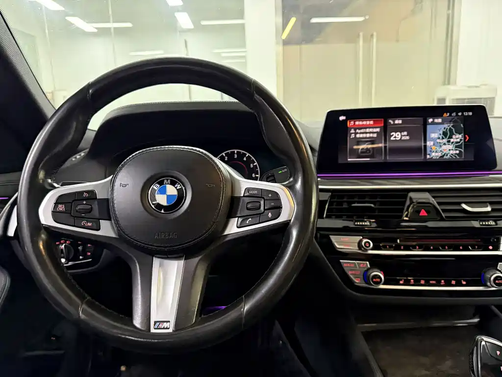 BMW 5 Series — миниатюра 17