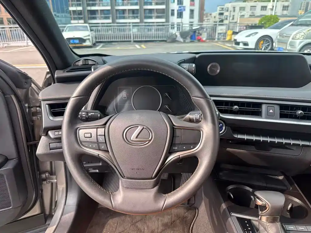 Lexus UX — миниатюра 8