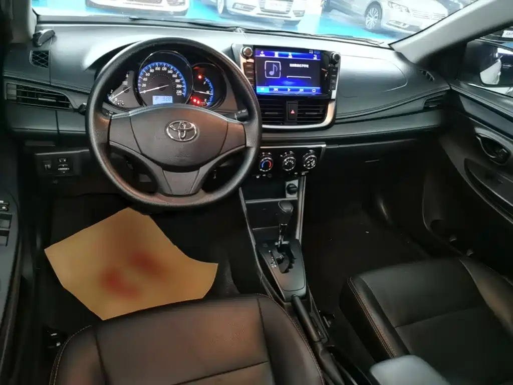 Toyota Yaris L — миниатюра 10
