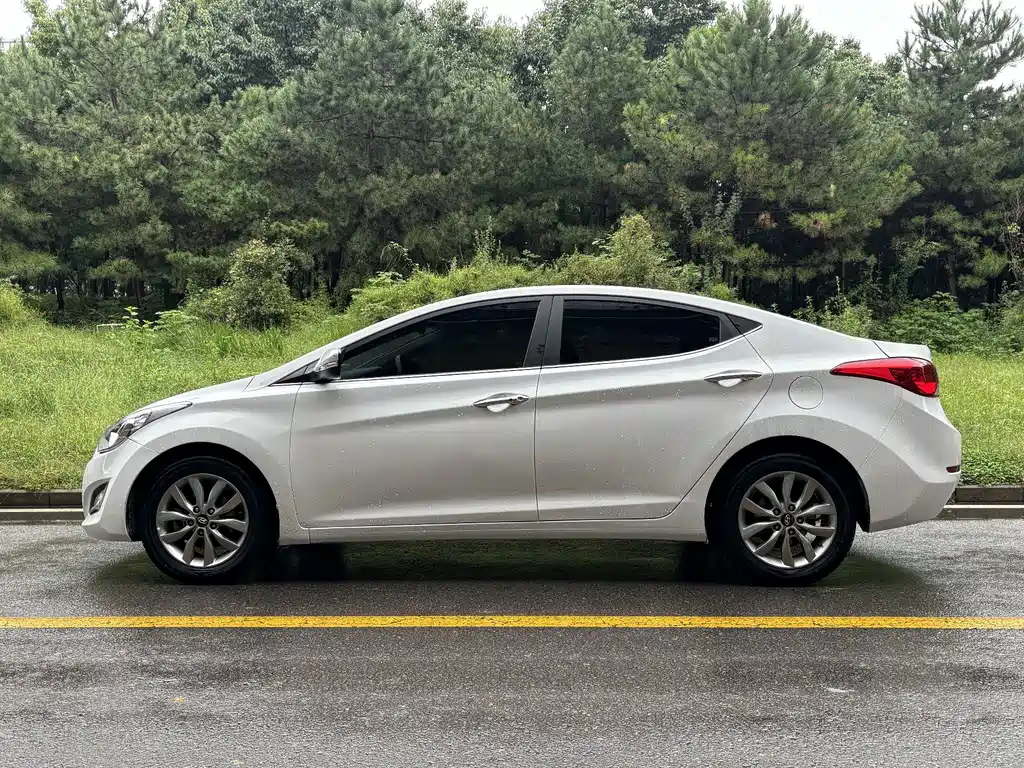 Hyundai Elantra Langdong — миниатюра 3