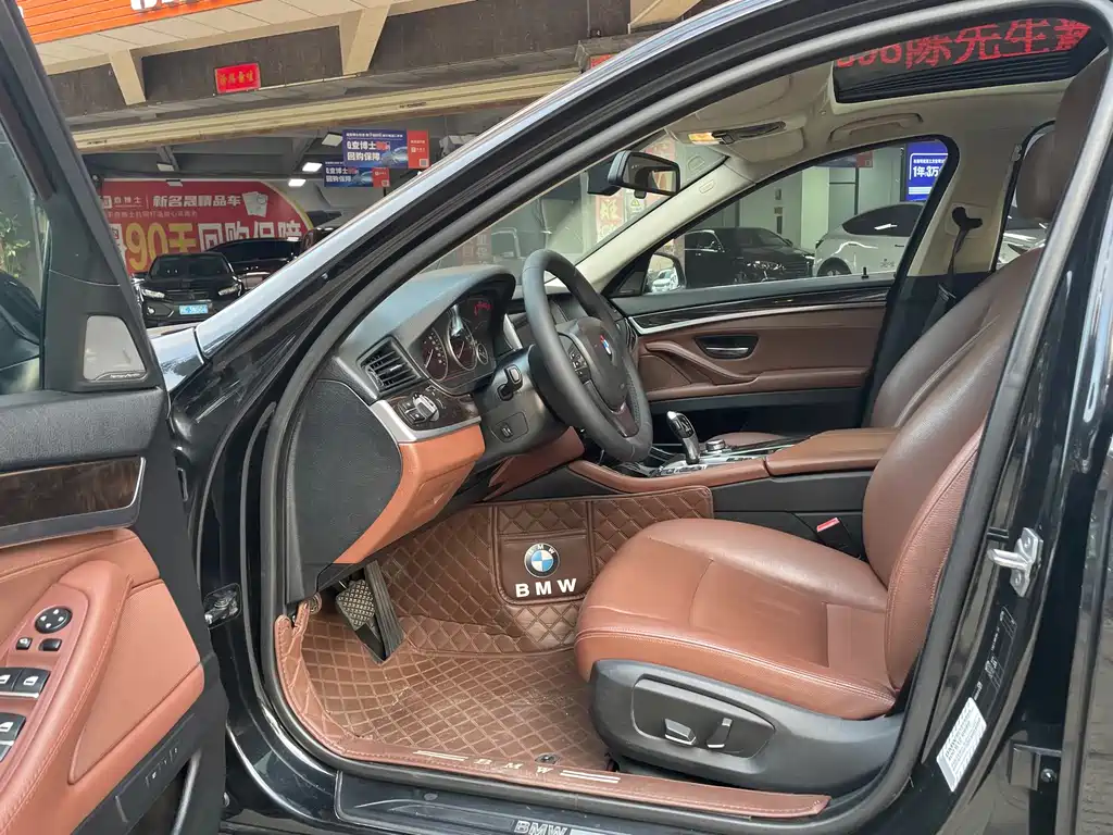 BMW 5 Series — миниатюра 6