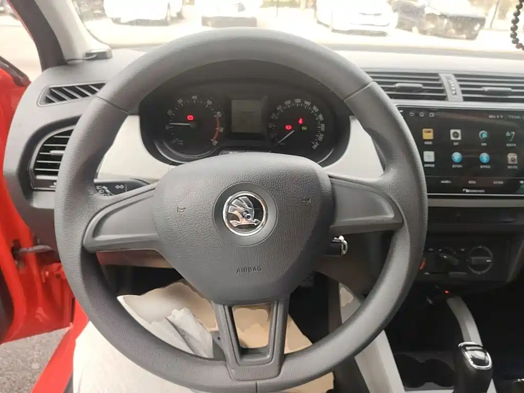 Skoda Fabia — миниатюра 11