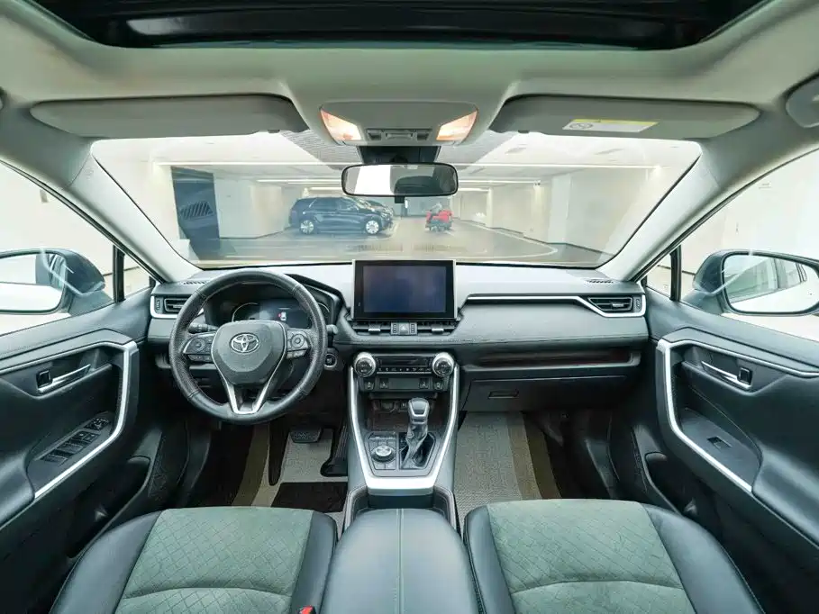 Toyota RAV4 — миниатюра 17