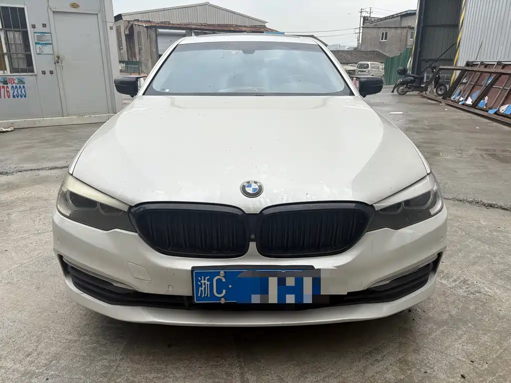 BMW 5 Series — миниатюра 2