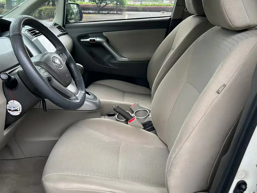 Toyota Verso — миниатюра 7
