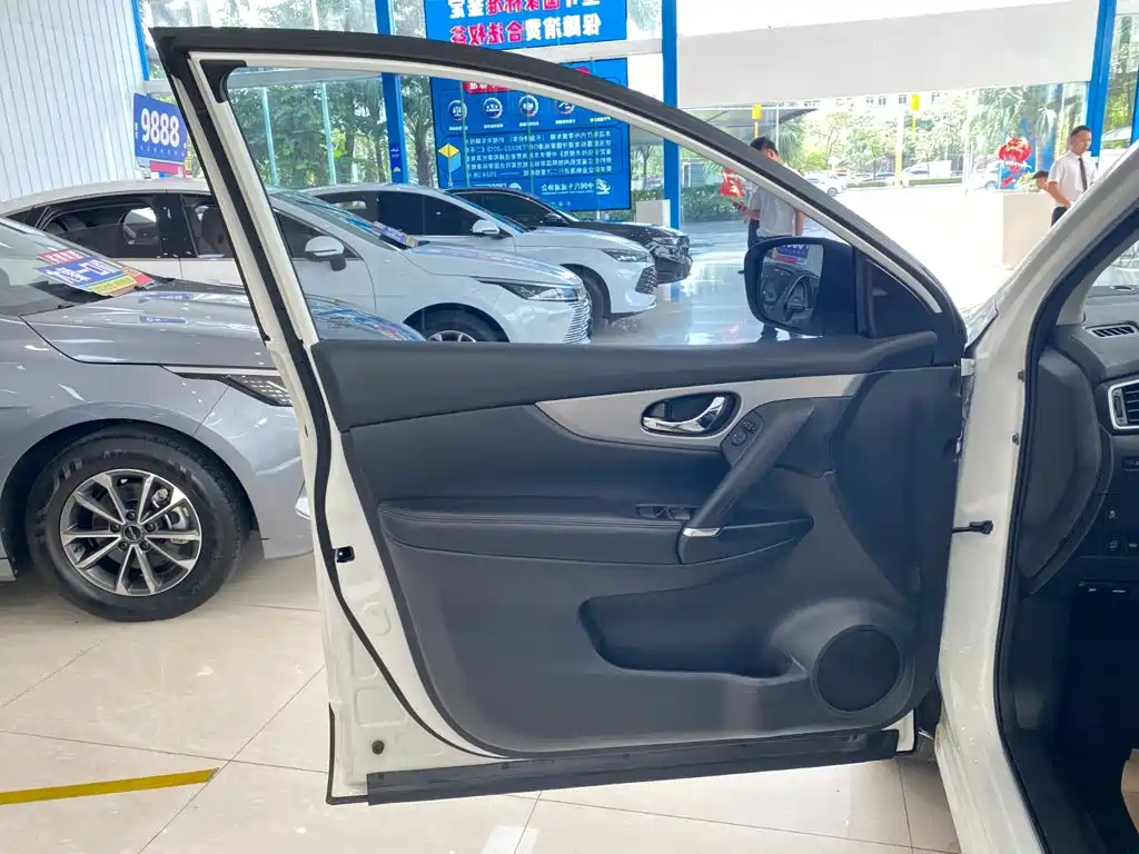 Nissan Qashqai — миниатюра 4
