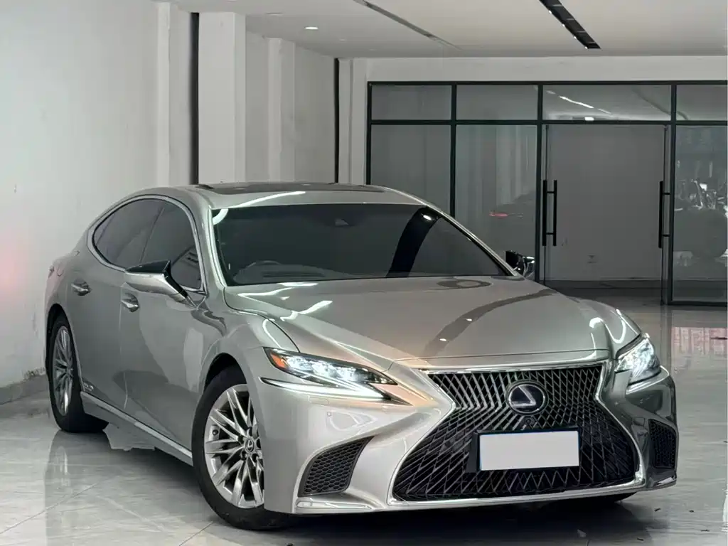 Lexus LS — миниатюра 3