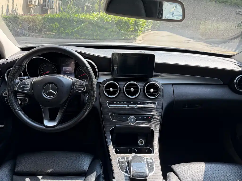 Mercedes-Benz C-Class — миниатюра 6