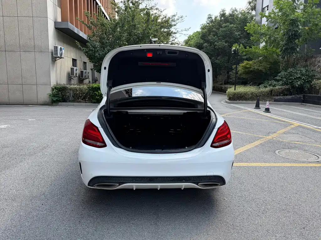 Mercedes-Benz C-Class — миниатюра 16