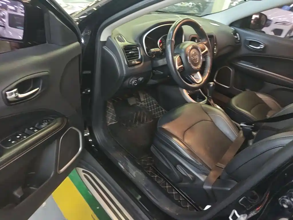 Jeep Compass — миниатюра 16