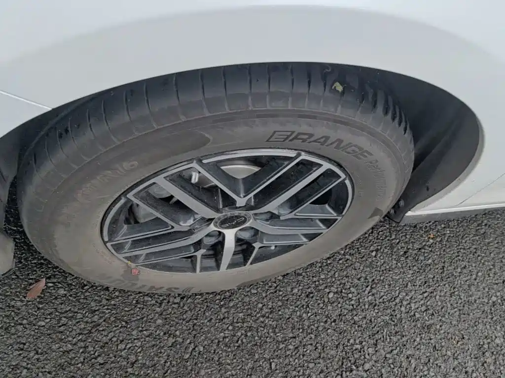 BYD Seal 05 DM-i — миниатюра 23