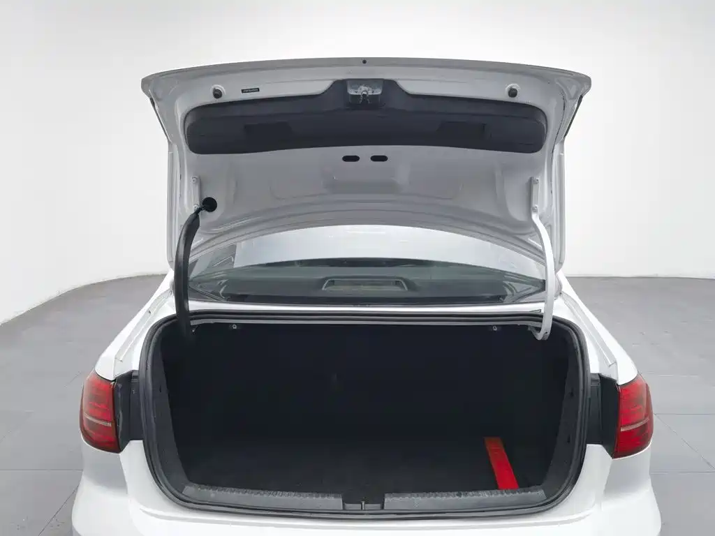 Volkswagen Sagitar — миниатюра 16