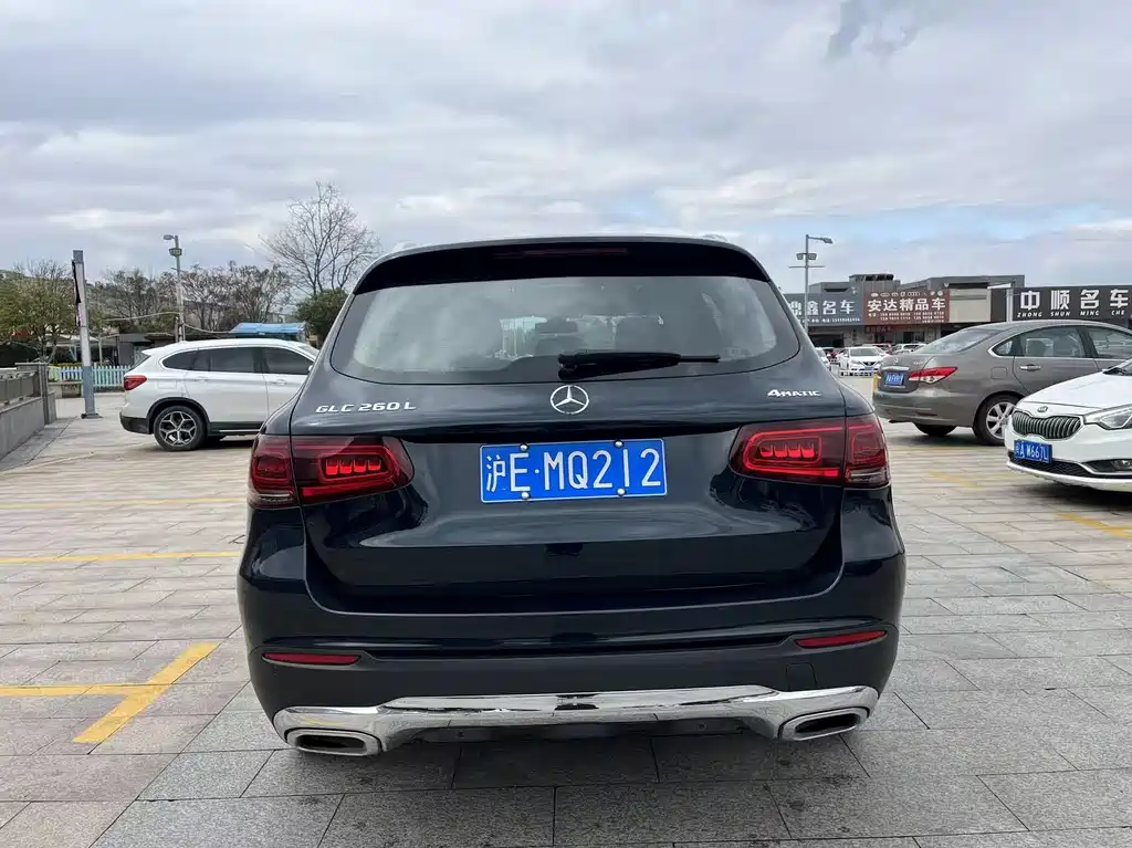 MERCEDES-BENZ GLC