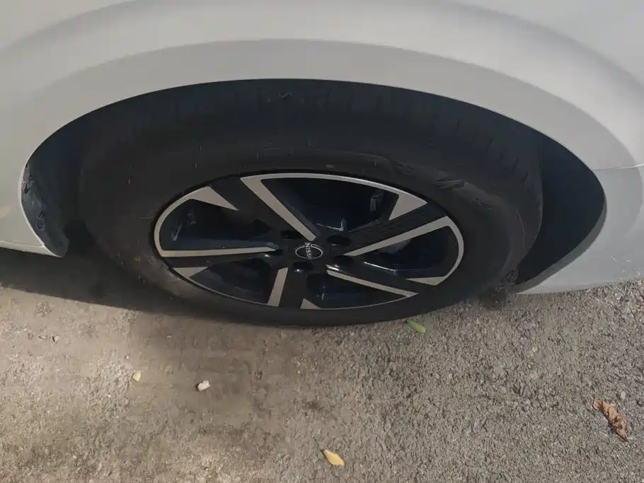 Nissan Sylphy — миниатюра 6