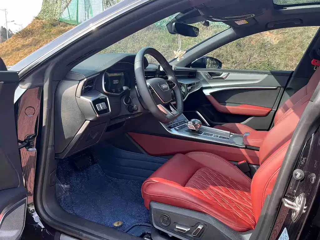 Audi A7L 2024 45 TFSI quattro S-line