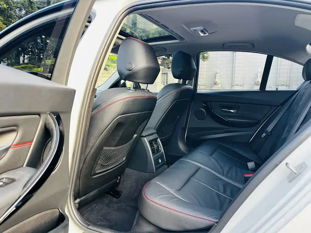 BMW 3 Series — миниатюра 4