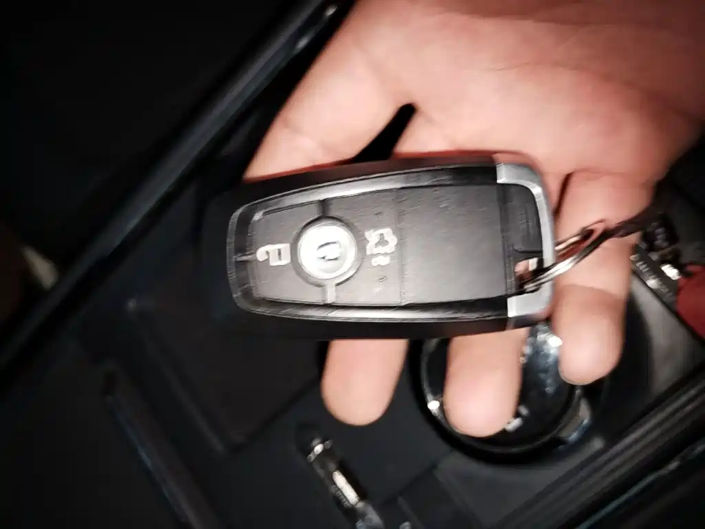 Ford Mondeo — миниатюра 9