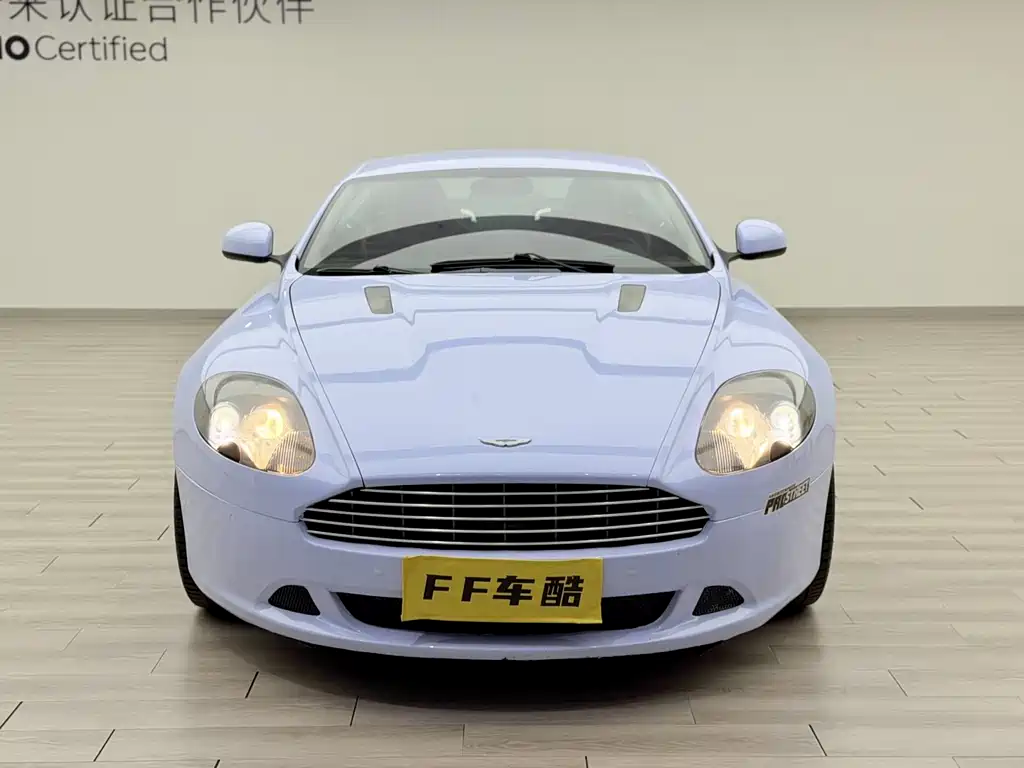 Aston Martin DB9 — миниатюра 2