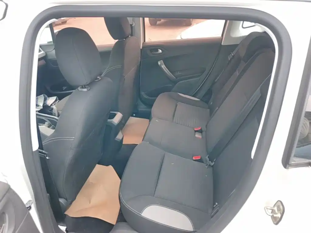 Peugeot 2008 — миниатюра 17