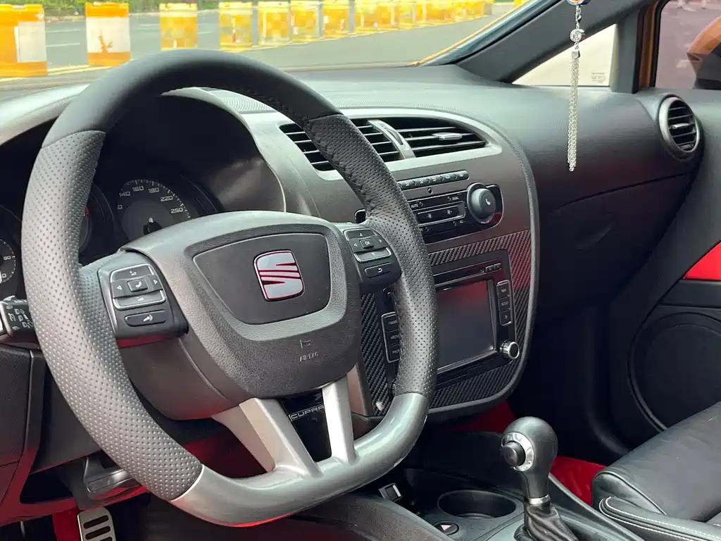 SEAT Leon — миниатюра 7