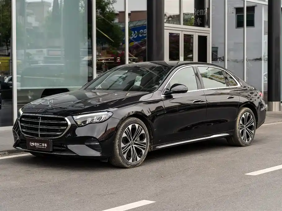 奔驰E级新能源 2024款 E 350 e L 插电式混合动力轿车 2025