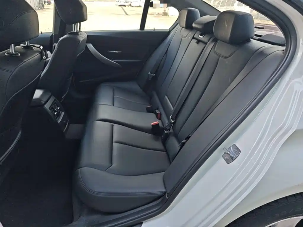 BMW 3 Series — миниатюра 17