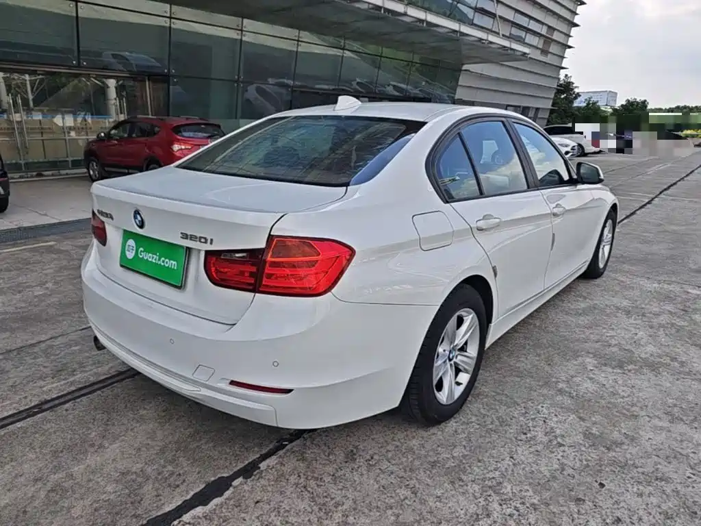 BMW 3 Series — миниатюра 7