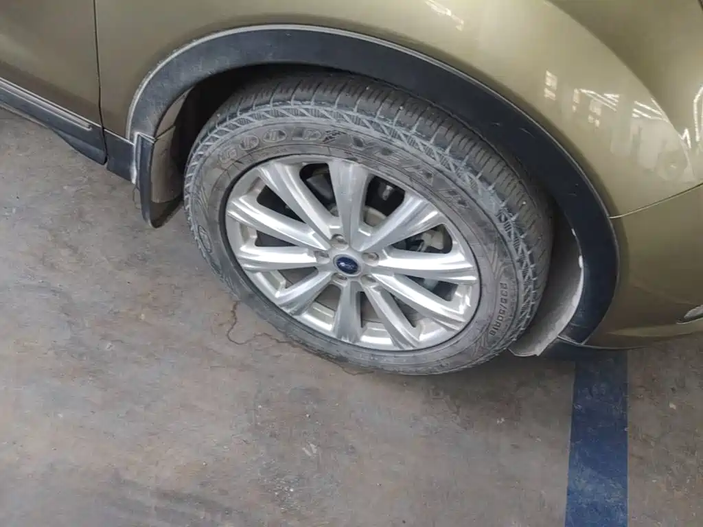 Ford Kuga — миниатюра 12
