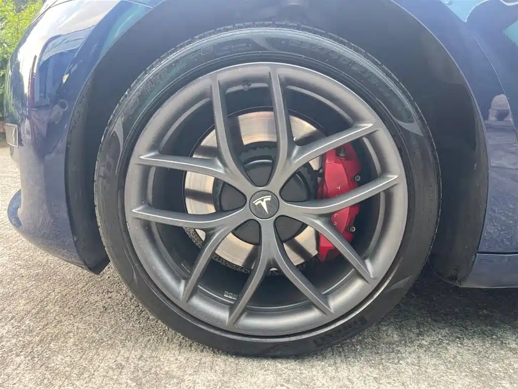 Tesla Model 3 — миниатюра 8