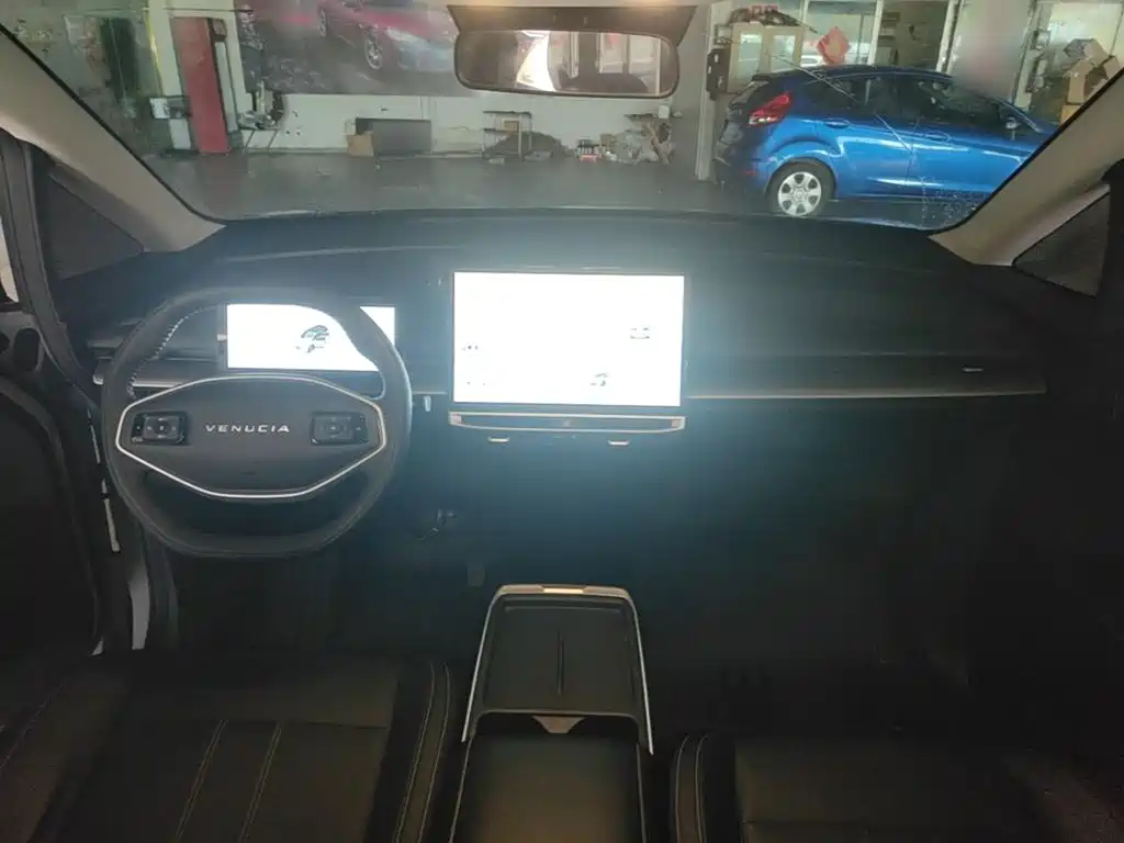 Venucia VX6 — миниатюра 10