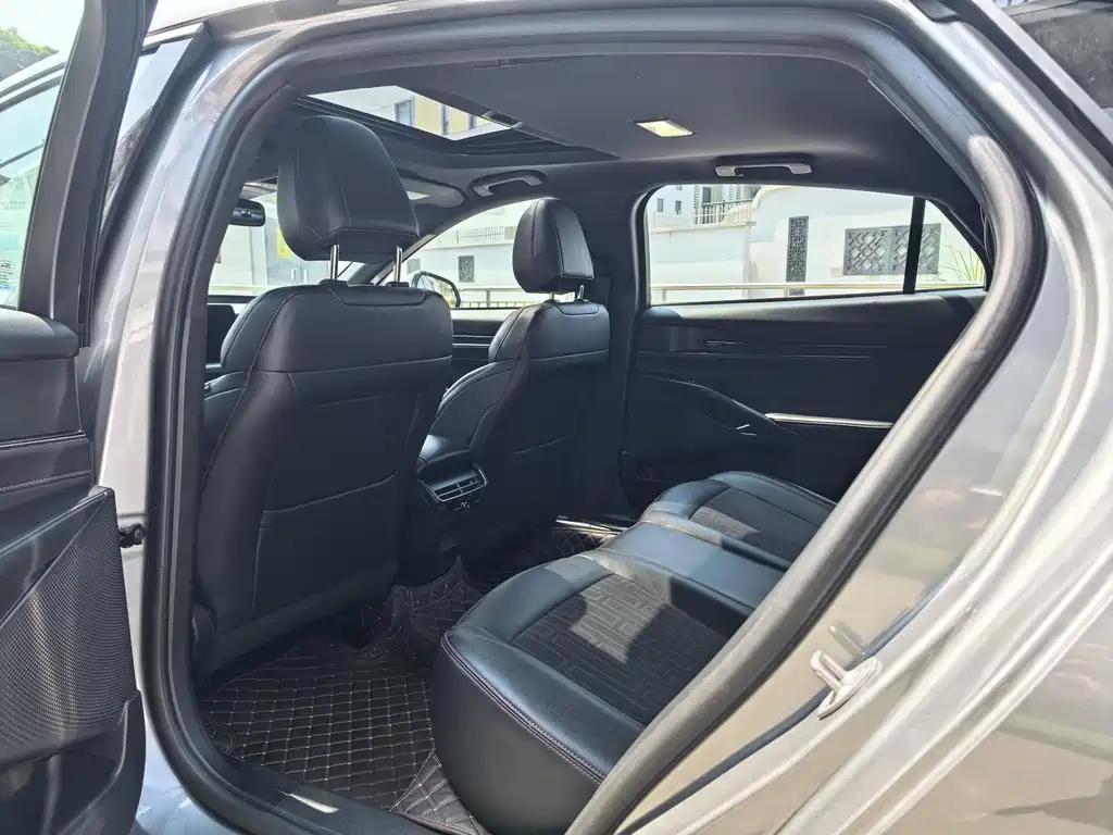 Ford Mondeo — миниатюра 9