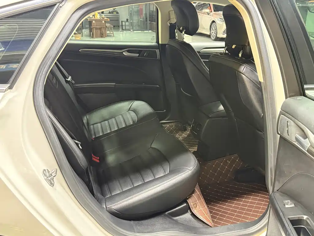 Ford Mondeo — миниатюра 10