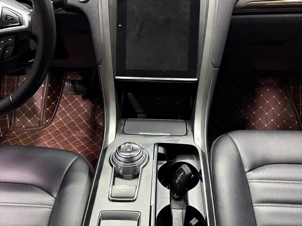 Ford Mondeo — миниатюра 12