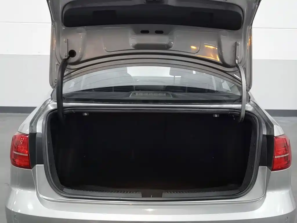 Volkswagen Sagitar — миниатюра 16