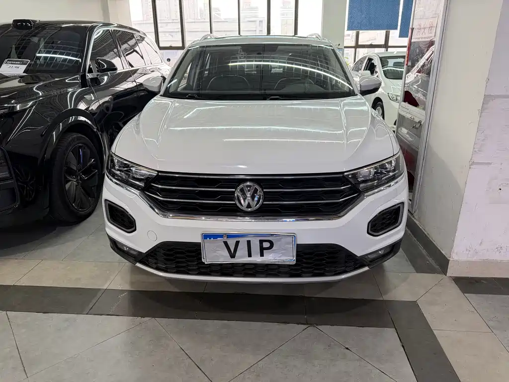 Volkswagen T-Roc — миниатюра 2