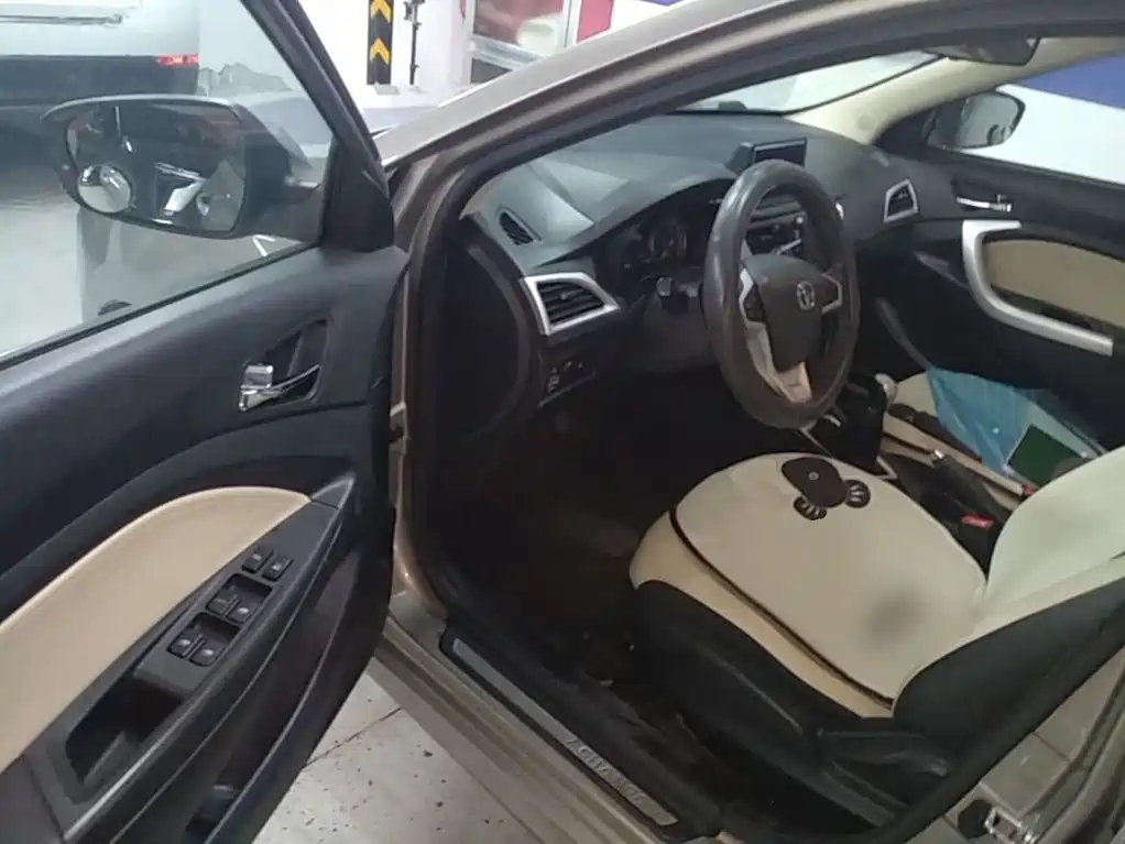 Changan V7 — миниатюра 16
