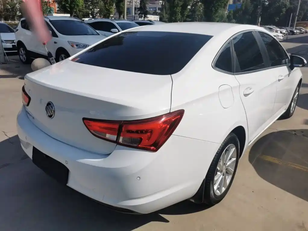 Buick Verano — миниатюра 7