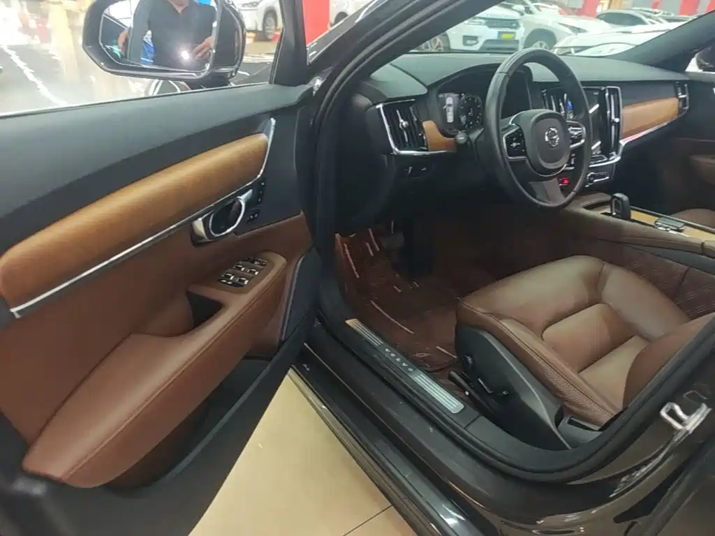 Volvo S90 — миниатюра 16