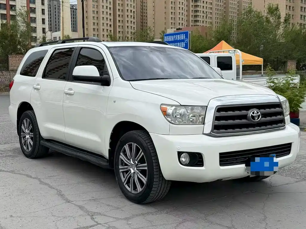 Toyota Sequoia 2015 5.7L